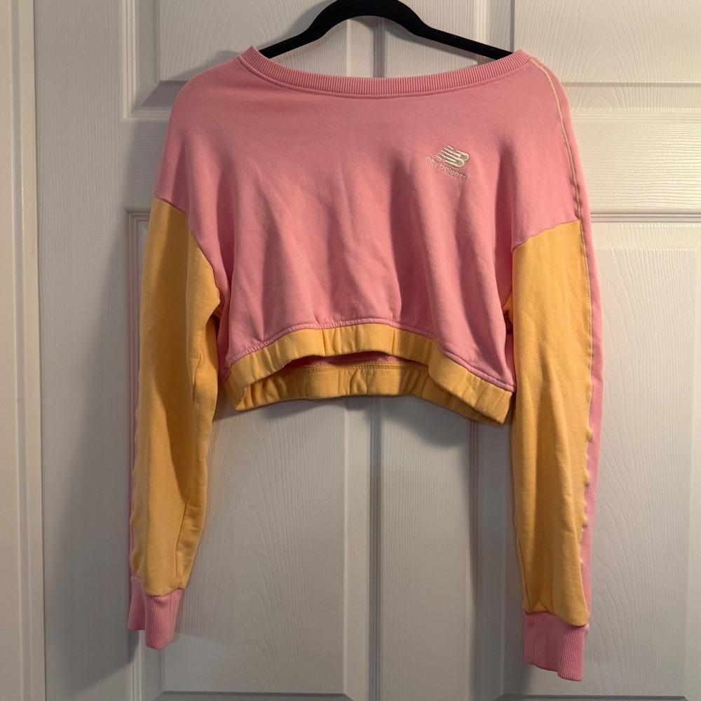 New Balance Cropped Sweatshirt Pink Yellow Medium Colorblock Athleisure Casual